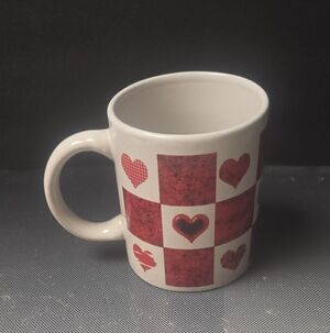 Heart Patterned Red and White Happy Valentines Mug